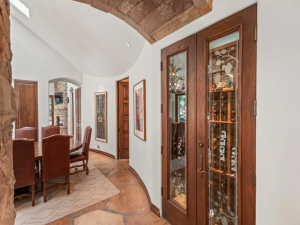 Luxurious Ski-In/Ski-Out Snowmass Chalet with Stunning Mountain Views